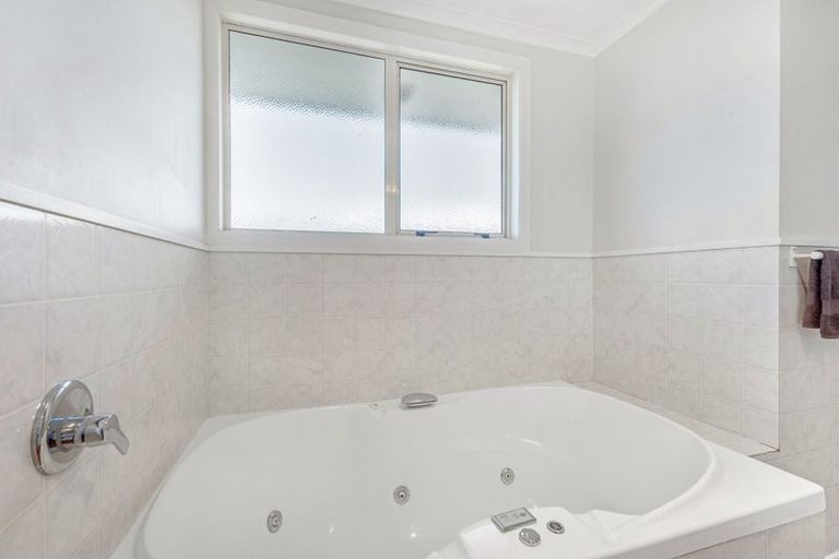 Photo of property in 12a Severn Place, Spotswood, New Plymouth, 4310