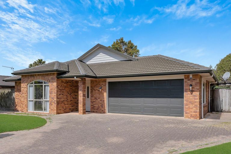 Photo of property in 60 Wattle Farm Road, Wattle Downs, Auckland, 2103