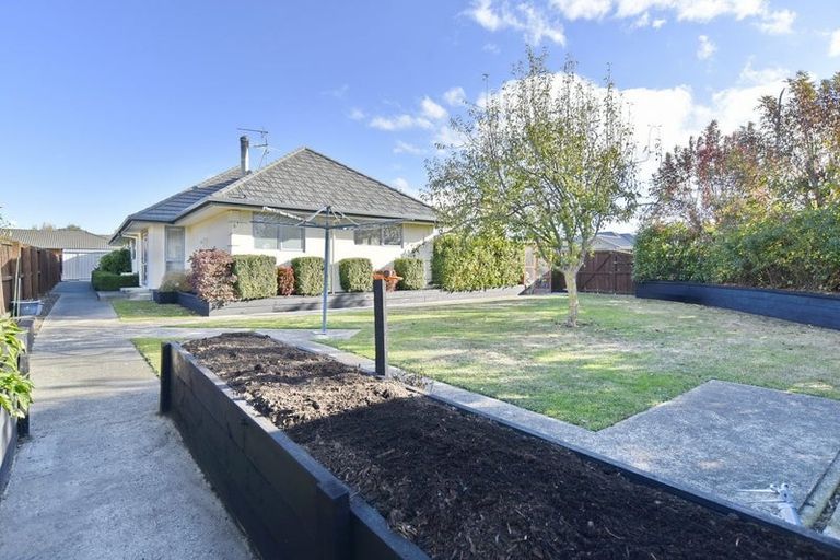 Photo of property in 135 Chinnerys Road, Woodend, 7610