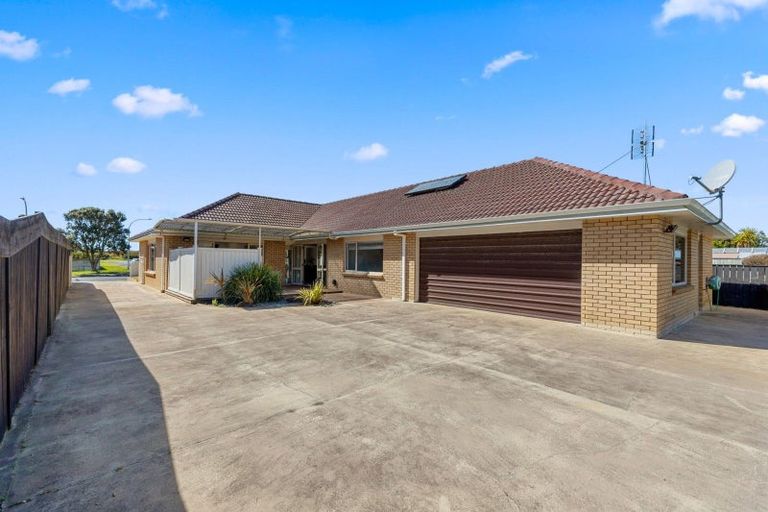 Photo of property in 50 Dickson Road, Papamoa Beach, Papamoa, 3118