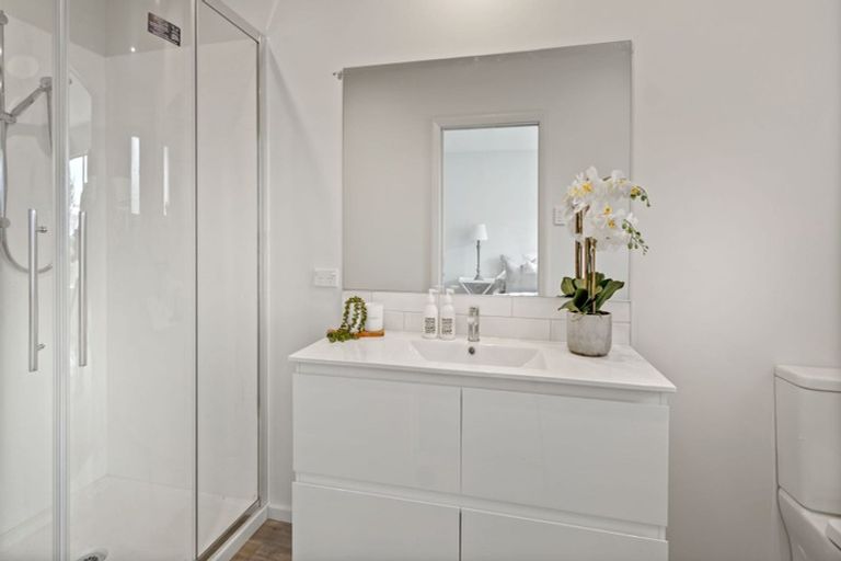 Photo of property in 112 Wainoni Road, Avondale, Christchurch, 8061