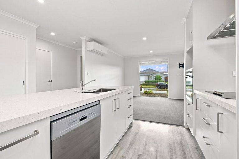 Photo of property in 18 Stevenson Drive, Papamoa, 3118