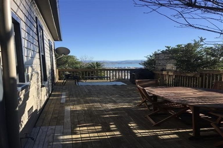 Photo of property in 129 Chaucer Road, Hospital Hill, Napier, 4110