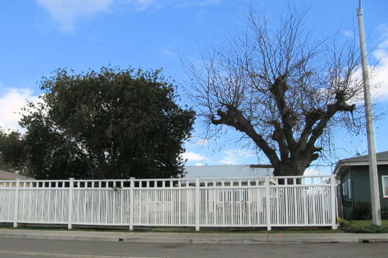 Photo of property in 1109 Heretaunga Street East, Parkvale, Hastings, 4122