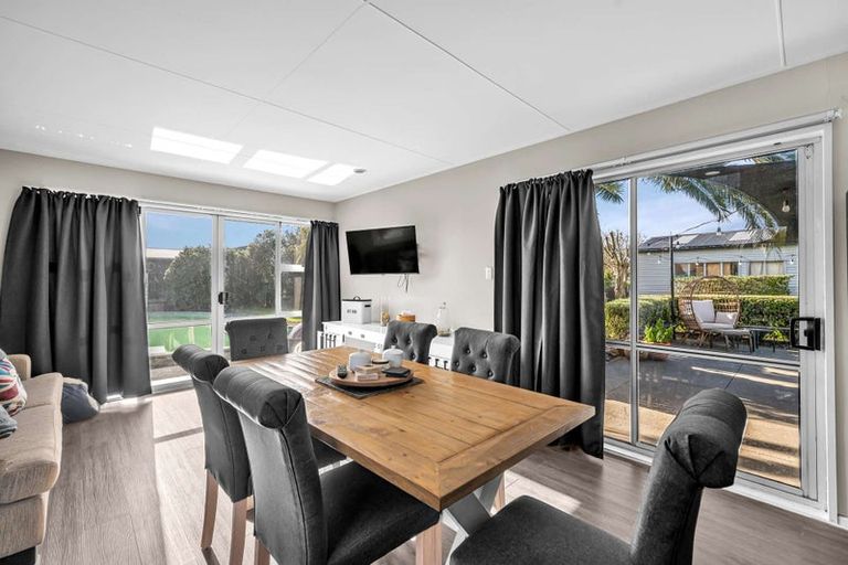 Photo of property in 37 Pitt Street, Clive, 4102