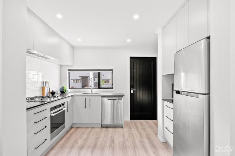 Photo of property in 3 Reakes Crescent, Wallaceville, Upper Hutt, 5018