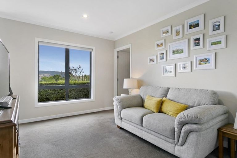 Photo of property in 34 Piro Place, Acacia Bay, Taupo, 3385