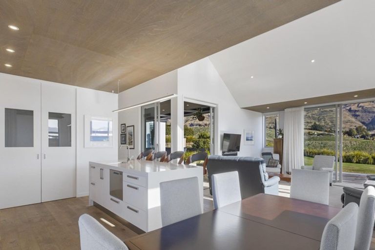 Photo of property in 5 Ruby Ridge, Wanaka, 9305