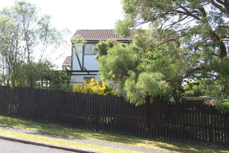 Photo of property in 1/7 Wilkinson Way, Browns Bay, Auckland, 0630