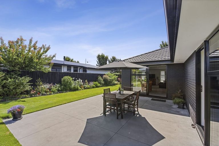 Photo of property in 14 Awarua Road, Pegasus, 7612