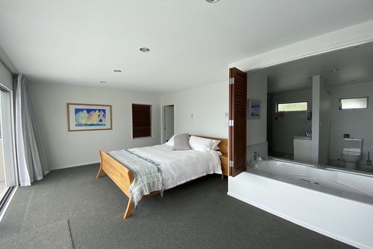 Photo of property in 51 Churchill Road, Murrays Bay, Auckland, 0630