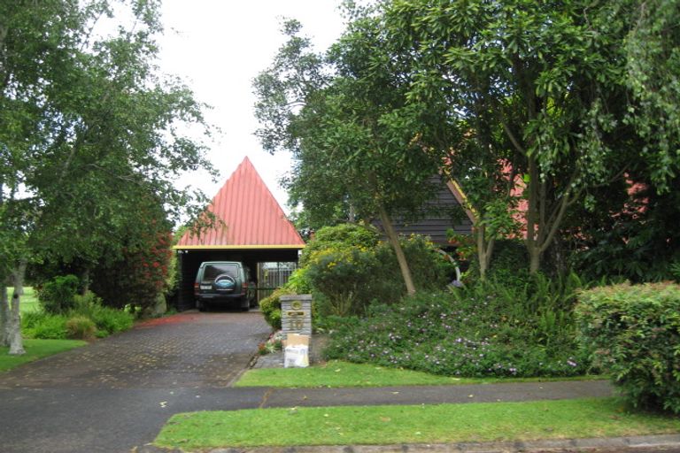 Photo of property in 10 Balgowan Terrace, Conifer Grove, Takanini, 2112