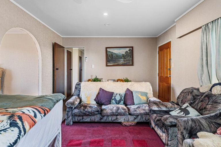 Photo of property in 2 Sequoia Crescent, Owhata, Rotorua, 3010