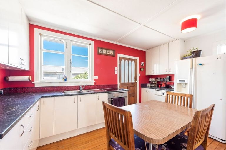 Photo of property in 19 Parkers Road, Tahunanui, Nelson, 7011