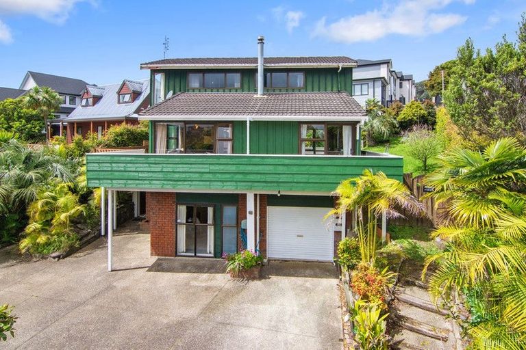 Photo of property in 2/58 Glencoe Road, Browns Bay, Auckland, 0630