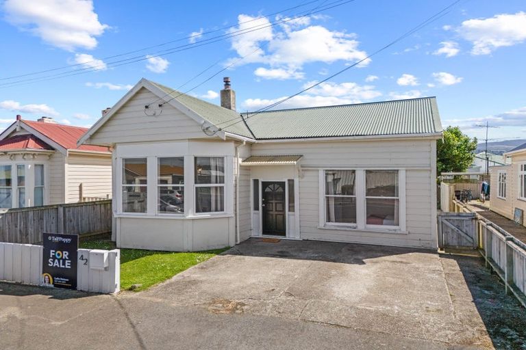 Photo of property in 42 Richardson Street, Saint Kilda, Dunedin, 9012