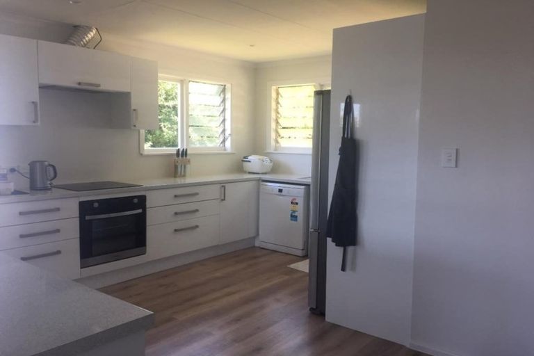 Photo of property in 17 Derby Place, Cannons Creek, Porirua, 5024