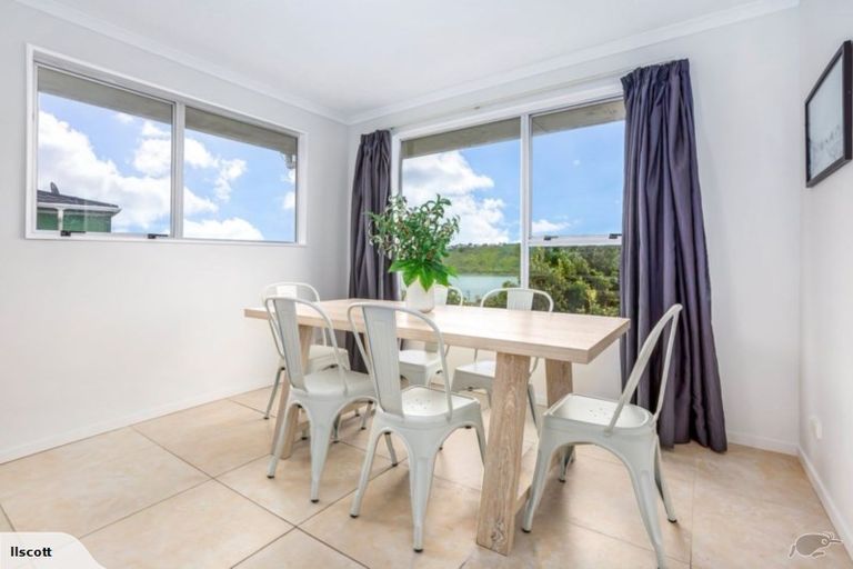 Photo of property in 82 Tweed Road, Papakowhai, Porirua, 5024