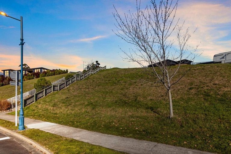 Photo of property in 38 Golf View Close, Fairhall, 7272