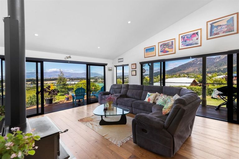 Photo of property in 7 Moraine Place, Lake Hawea, Wanaka, 9382