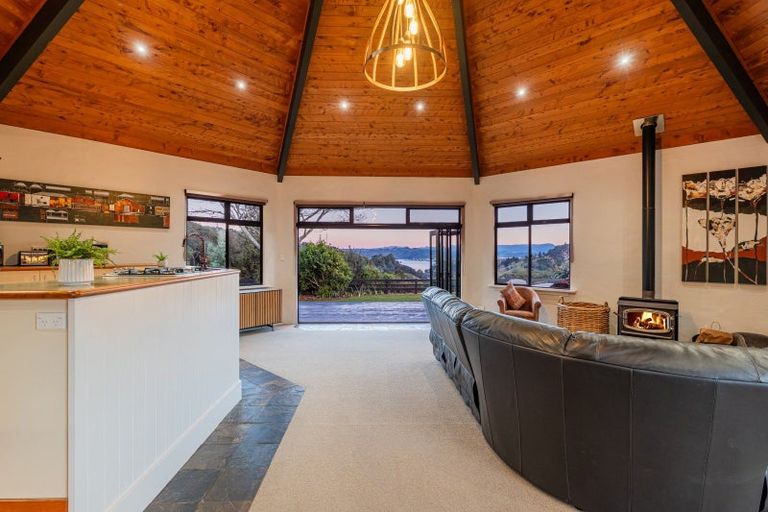Photo of property in 16 Tarapatiki Drive, Whitianga, 3510