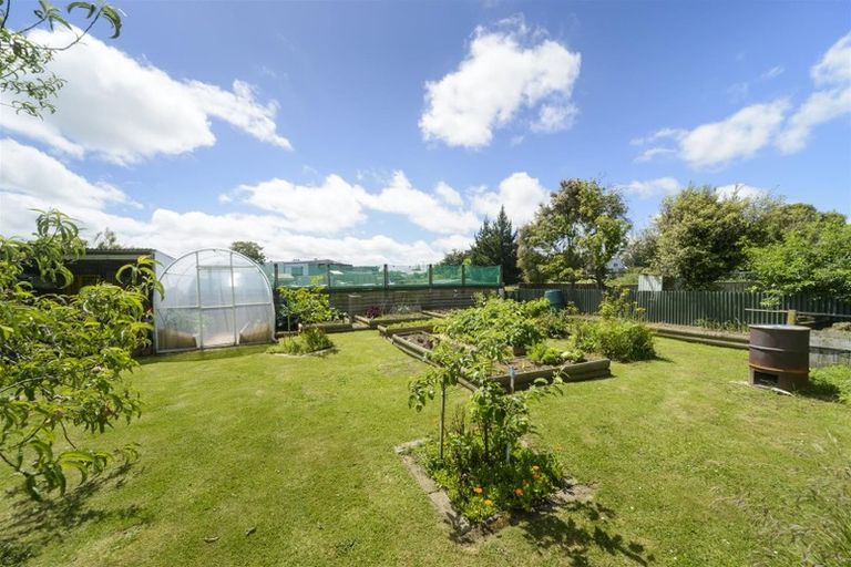 Photo of property in 7 Station Road, Marton, 4710