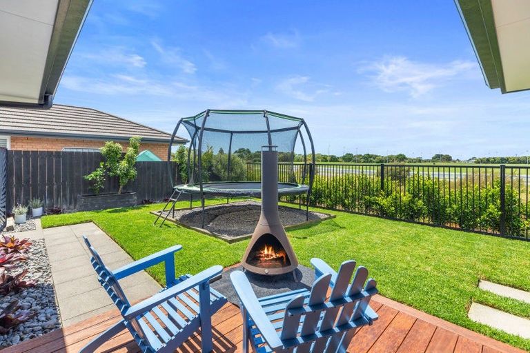 Photo of property in 32 Drabble Crescent, Papamoa Beach, Papamoa, 3118
