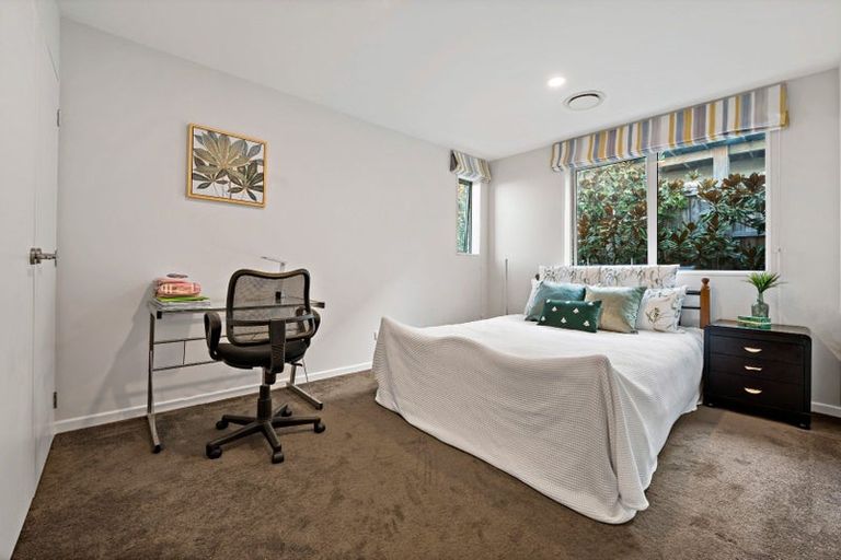 Photo of property in 52 Corricvale Way, Northcross, Auckland, 0630