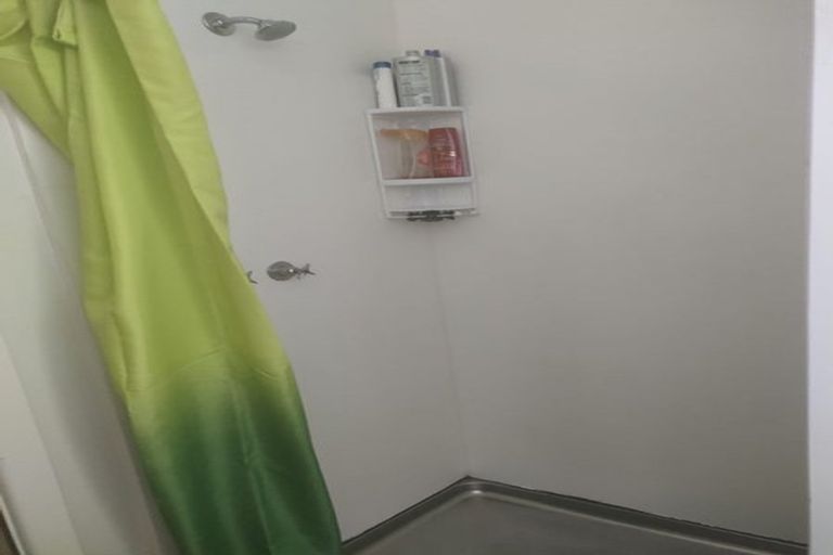 Photo of property in 6 Davidson Crescent, Hornby, Christchurch, 8042