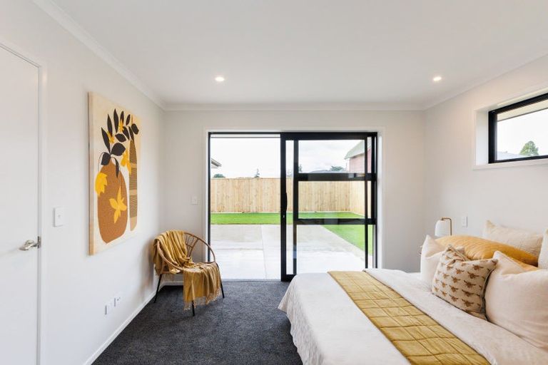 Photo of property in 8 Pahiki Crescent, Levin, 5510