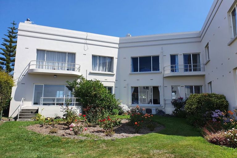 Photo of property in 1-12/48 The Bay Hill, Timaru, 7910