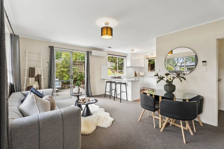 Photo of property in 10 Kawaka Street, Titirangi, Auckland, 0604