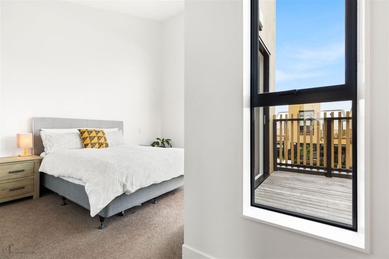 Photo of property in 6 Cochrane Road, Hobsonville, Auckland, 0616