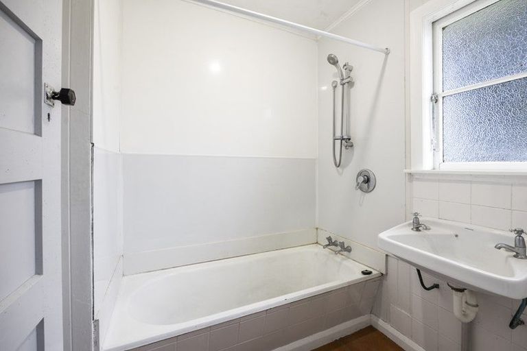 Photo of property in 12 Egmont Street, Patea, 4520