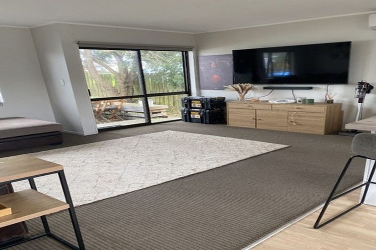 Photo of property in 2/164 Finlayson Avenue, Clendon Park, Auckland, 2103