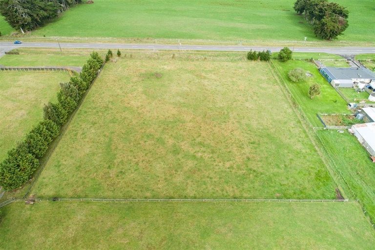 Photo of property in 27 Rangiotu Road, Himatangi, 4477