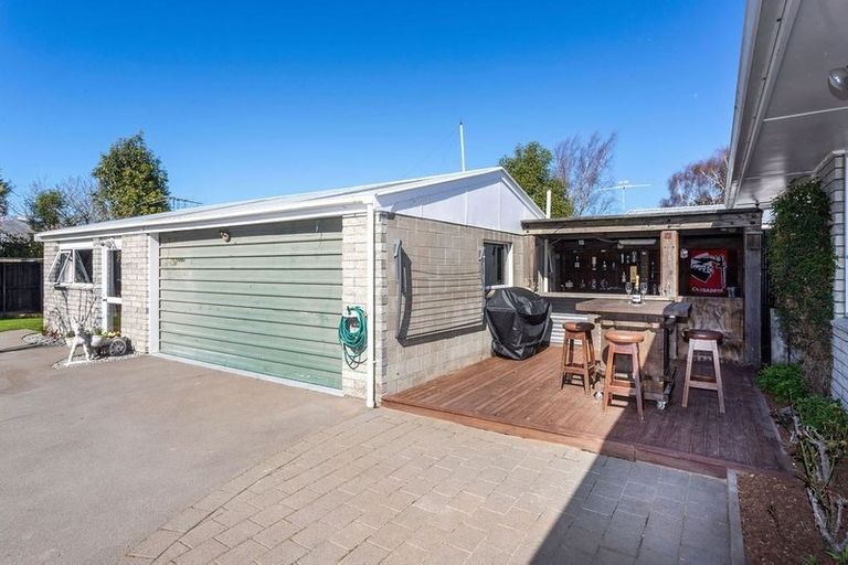Photo of property in 118 Grimseys Road, Redwood, Christchurch, 8051