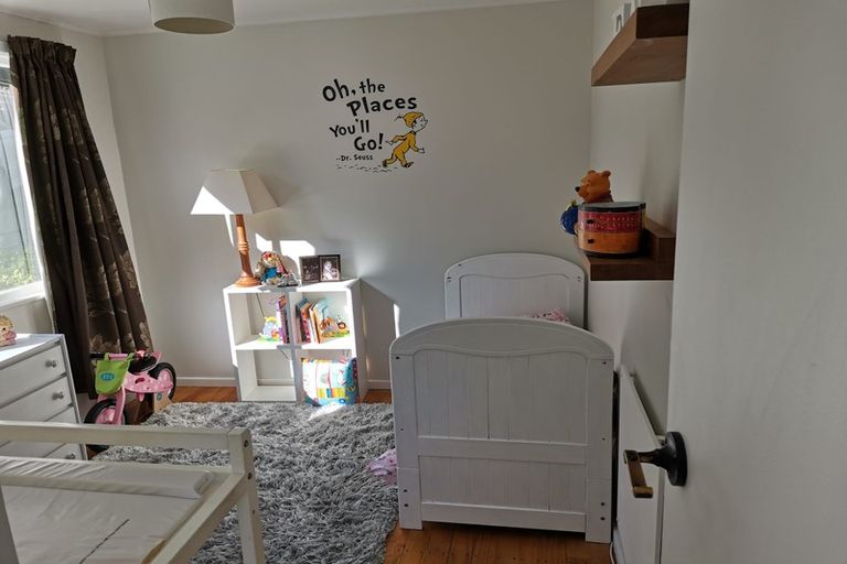 Photo of property in 8 Shelley Street, Titahi Bay, Porirua, 5022