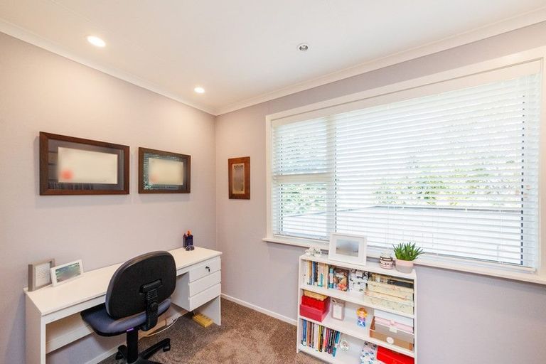 Photo of property in 104 Long Melford Road, Awapuni, Palmerston North, 4412
