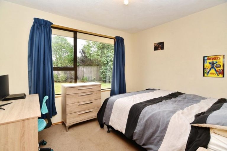 Photo of property in 11a Mulberry Place, Redwood, Christchurch, 8051