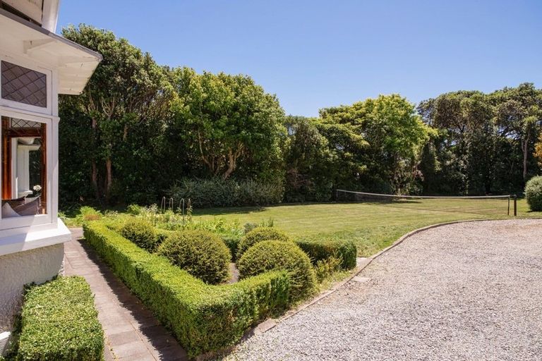 Photo of property in 28 Muri Road, Pukerua Bay, 5026