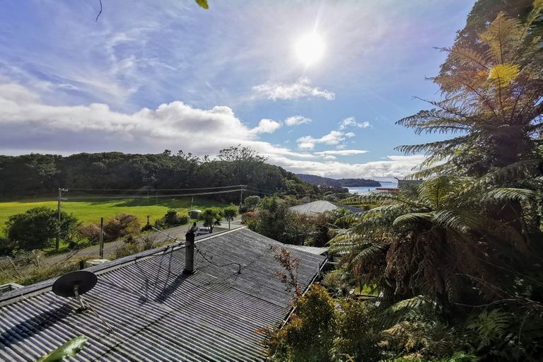 Photo of property in 27 Golden Bay Road, Halfmoon Bay / Oban, Stewart Island, 9818