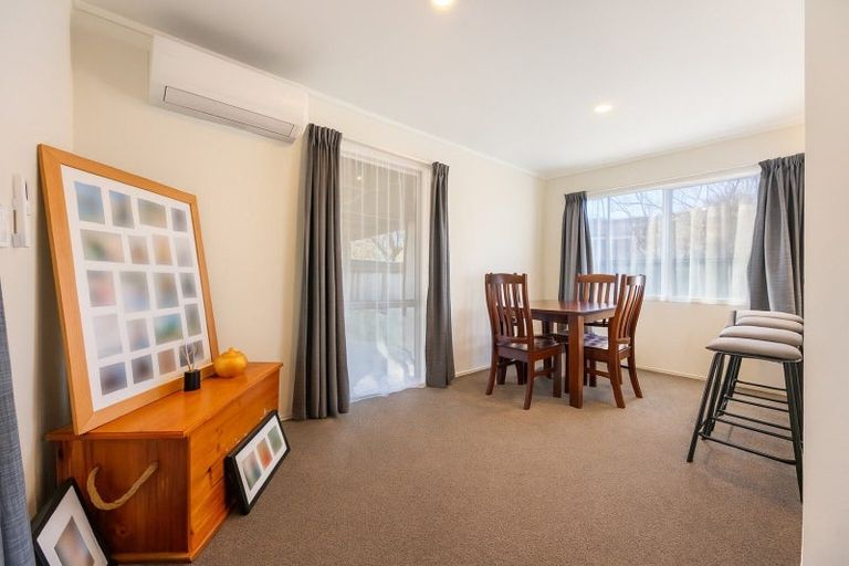 Photo of property in 12 Redwood Drive, Waipukurau, 4200