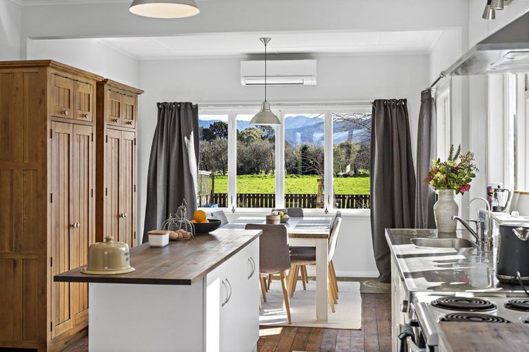 Photo of property in 6 South Featherston Road, South Featherston, Featherston, 5771