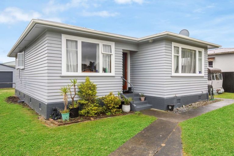 Photo of property in 45 Mclean Street, Woodville, 4920