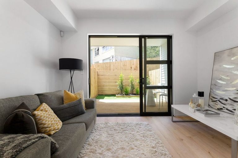 Photo of property in 7/22 Takapu Street, Henderson, Auckland, 0612