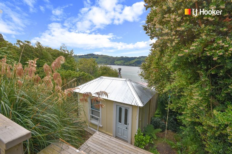 Photo of property in 2 Waireka Street, Ravensbourne, Dunedin, 9022