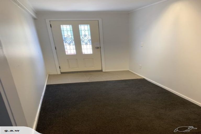 Photo of property in 1/111 Shakespeare Road, Milford, Auckland, 0620