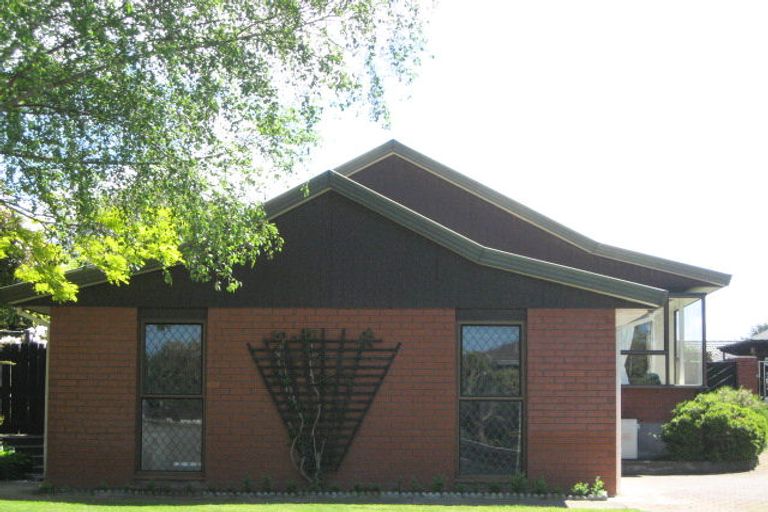 Photo of property in 33 Chipping Lane, Redwood, Christchurch, 8051