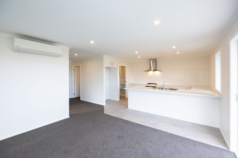 Photo of property in 55 Atlantic Drive, Fitzherbert, Palmerston North, 4410